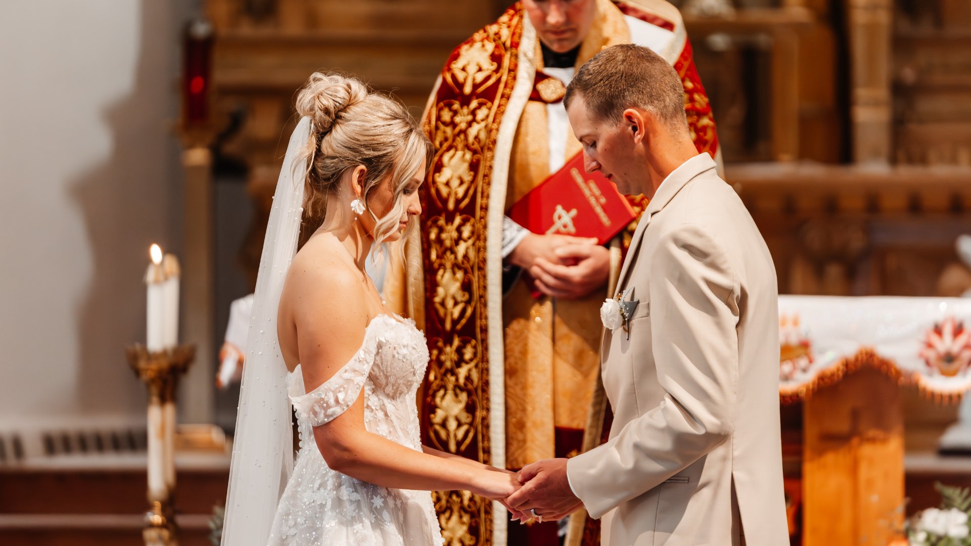 Unplugged & Present: Why We Love an Unplugged Wedding Ceremony (And Why You Might Too)