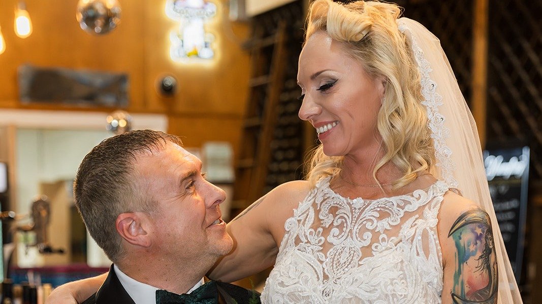 Embracing the Glow: Romantic Tips for Indoor & Winter Wedding Photography